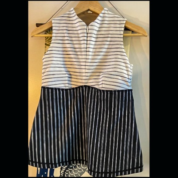 lululemon athletica black&white stripe top size 4 - Picture 3 of 6